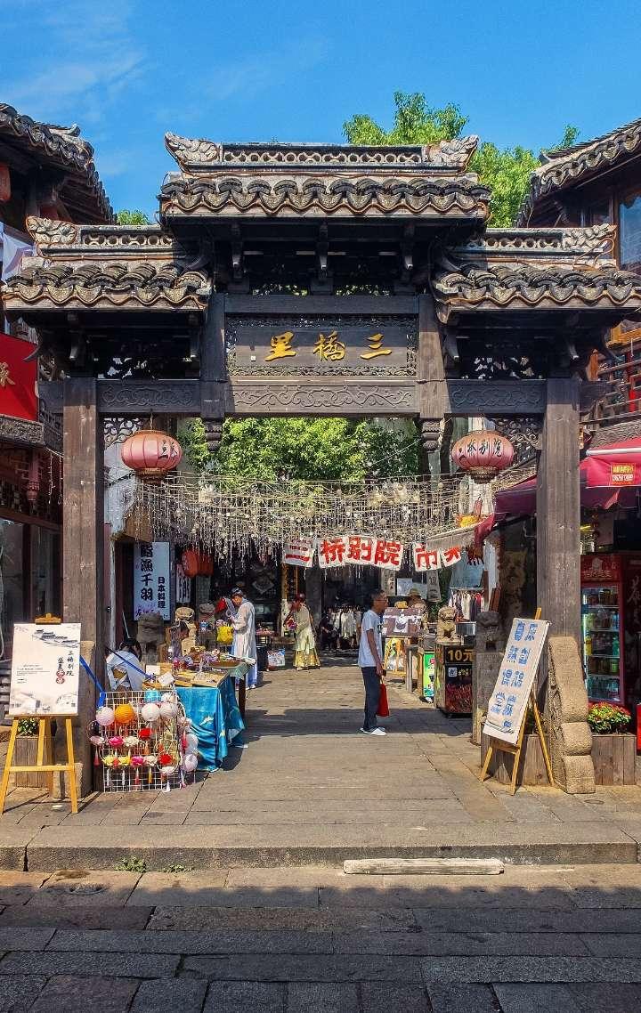 金科地产集团股份有限公司成被执行人，被执行金额320292.0元